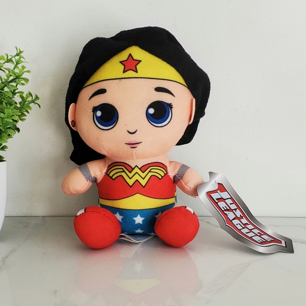 NWT DC Comics Wonder Woman Justice League Soft Plush Action Toy 7" ❤️💛💙